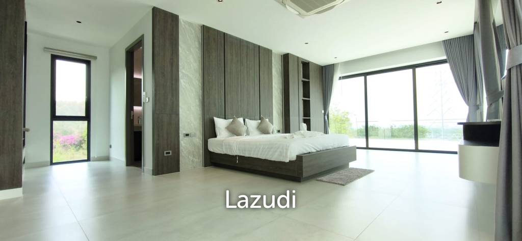 Ultra-Luxury 2-Story Villa The View Estate, Pong