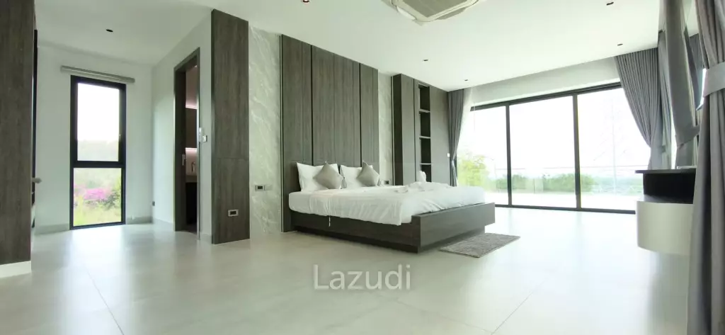 Ultra-Luxury 2-Story Villa The View Estate, Pong