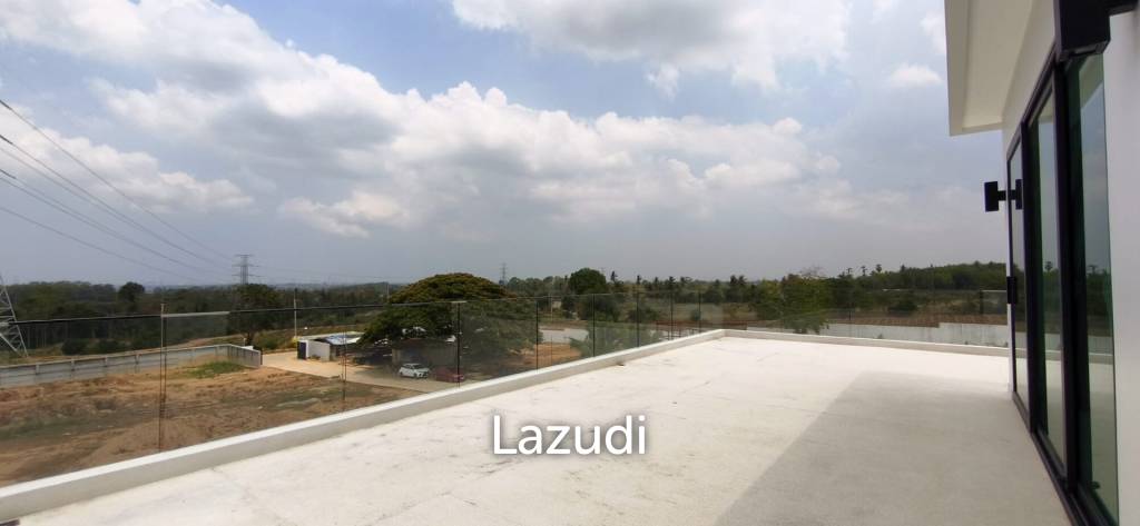 Ultra-Luxury 2-Story Villa The View Estate, Pong