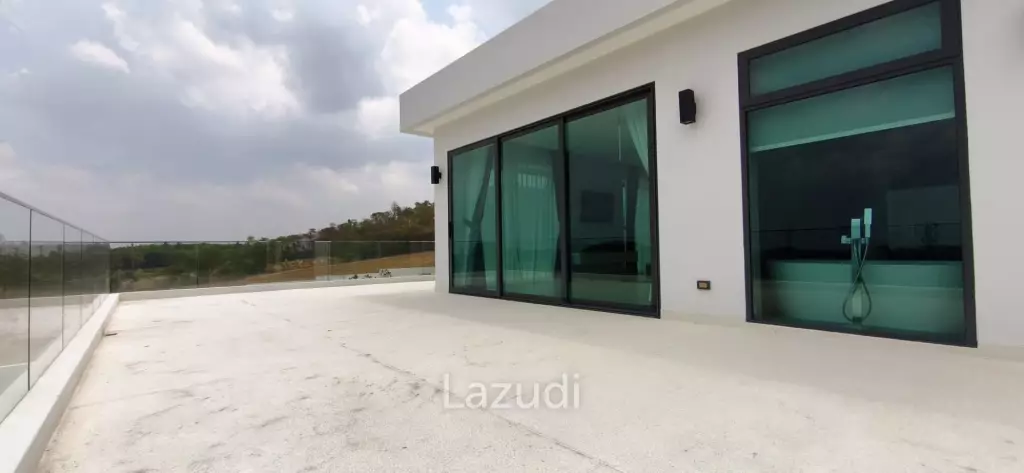 Ultra-Luxury 2-Story Villa The View Estate, Pong