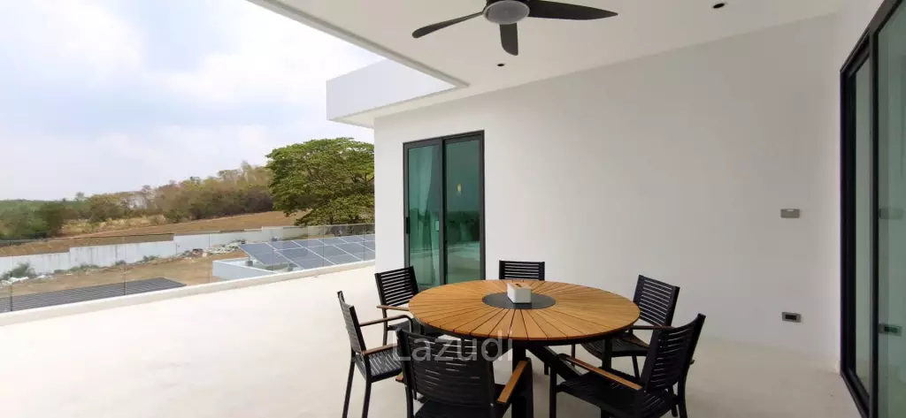 Ultra-Luxury 2-Story Villa The View Estate, Pong