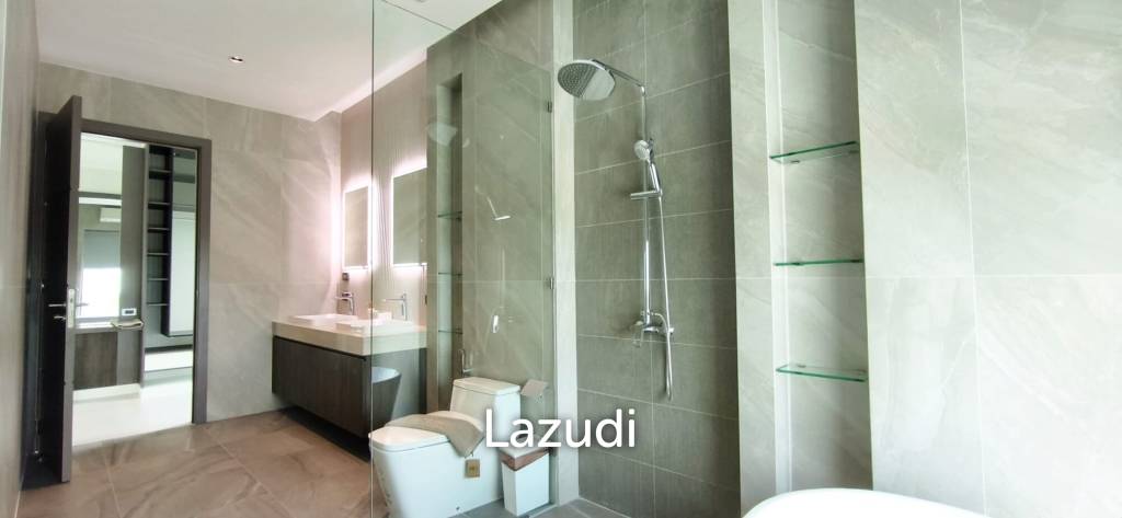 Ultra-Luxury 2-Story Villa The View Estate, Pong