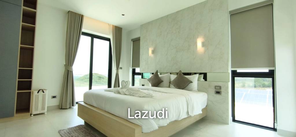 Ultra-Luxury 2-Story Villa The View Estate, Pong