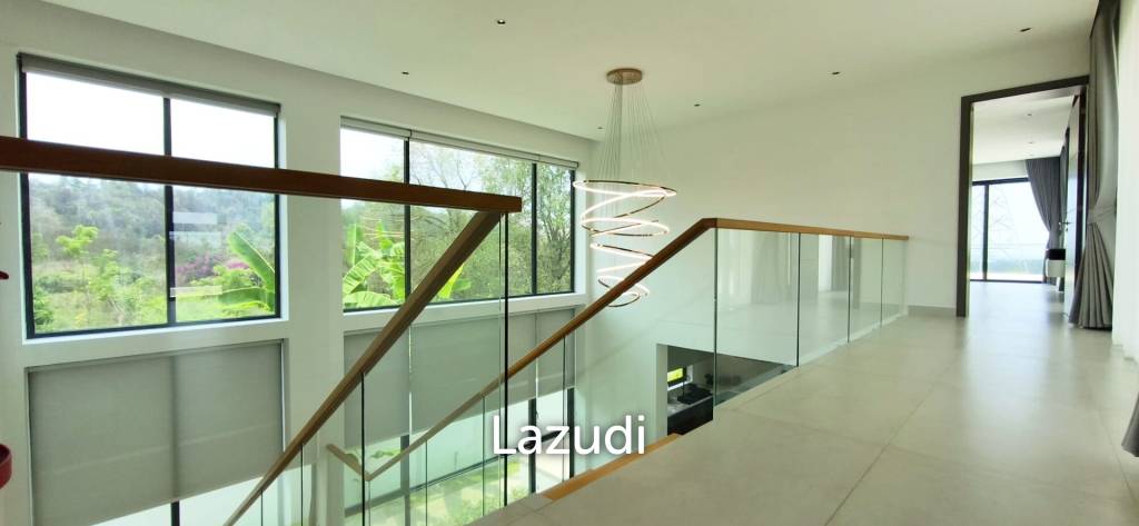 Ultra-Luxury 2-Story Villa The View Estate, Pong