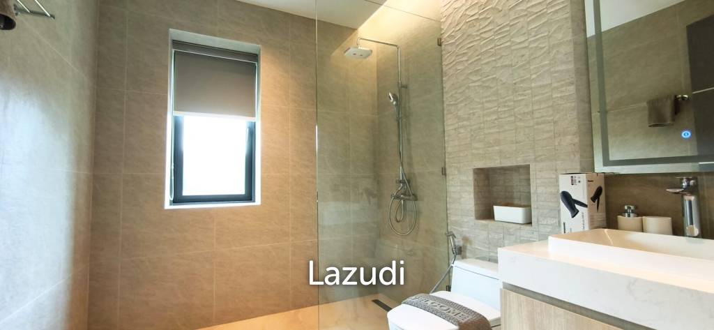 Ultra-Luxury 2-Story Villa The View Estate, Pong