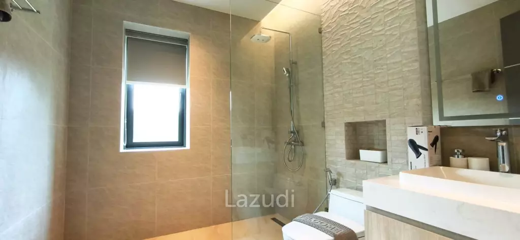 Ultra-Luxury 2-Story Villa The View Estate, Pong