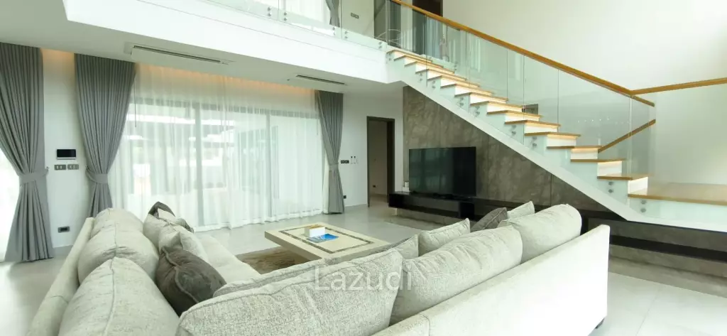 Ultra-Luxury 2-Story Villa The View Estate, Pong