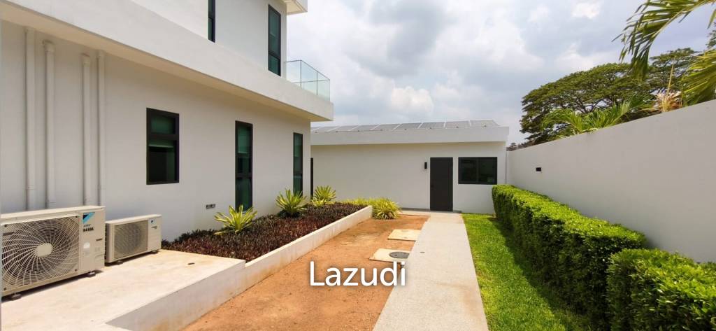 Ultra-Luxury 2-Story Villa The View Estate, Pong