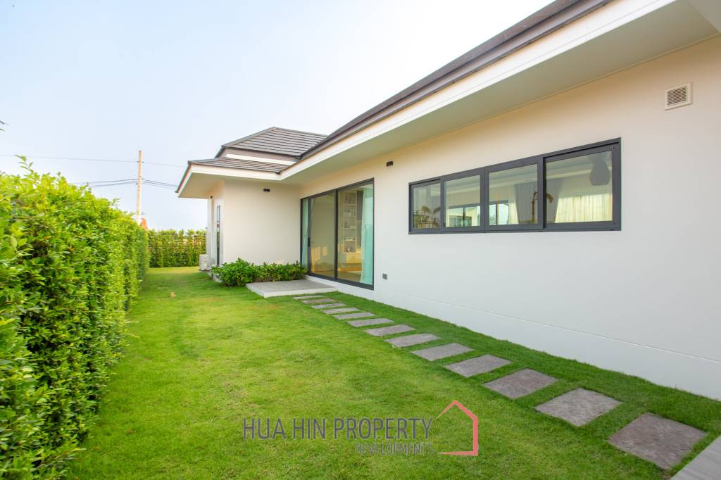 L'UX VILLA Private Pool Villas  with 343 sqm modern pool villa in Wang Phong Pran Buri