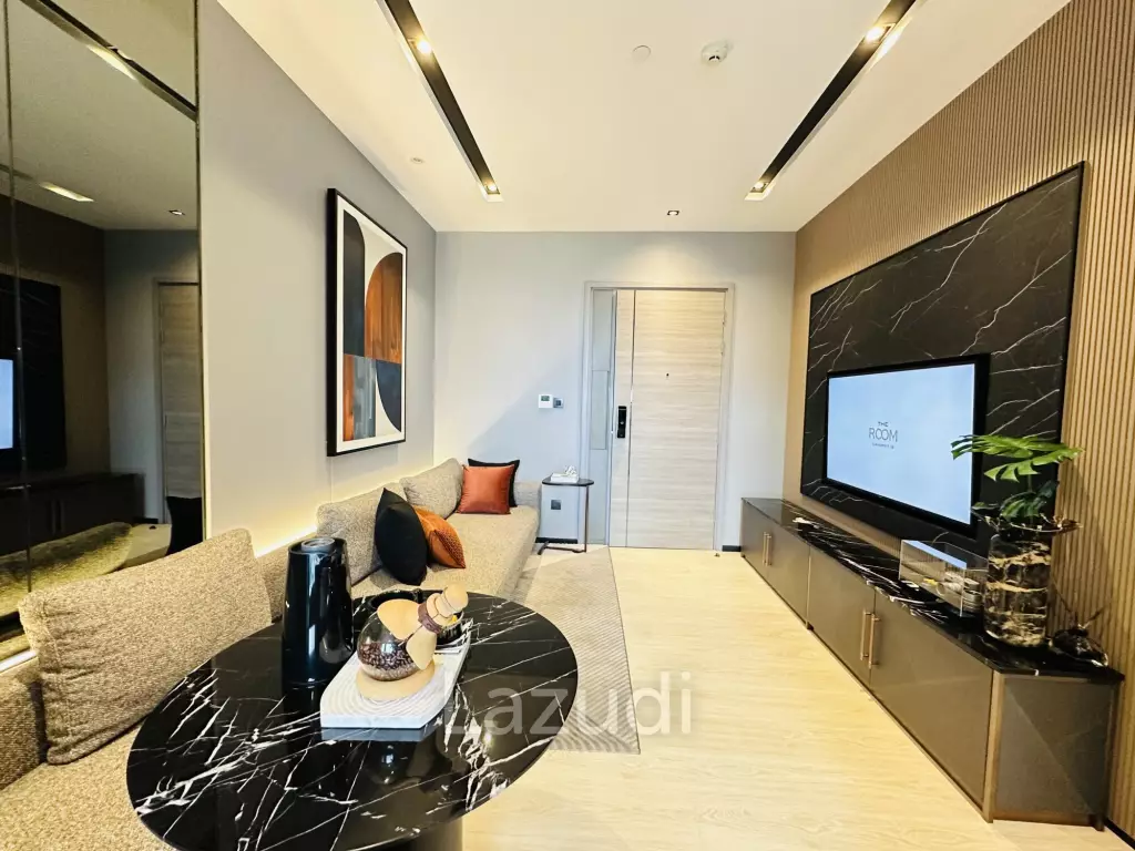 1 Bed 1 Bath 44.85 SQ.M The Room Sukhumvit 38