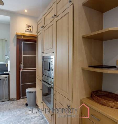 SMART HOUSE VILLAGE 3  : 3 bed prime central location