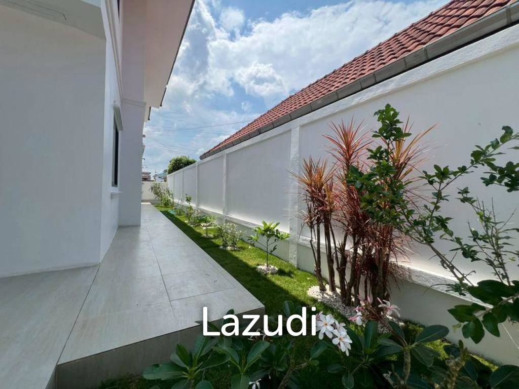 Newly Renovated 4-Bedroom Pool Villa At View Point