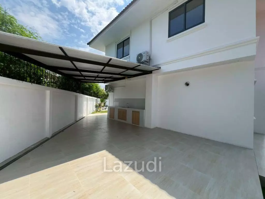 Newly Renovated 4-Bedroom Pool Villa At View Point