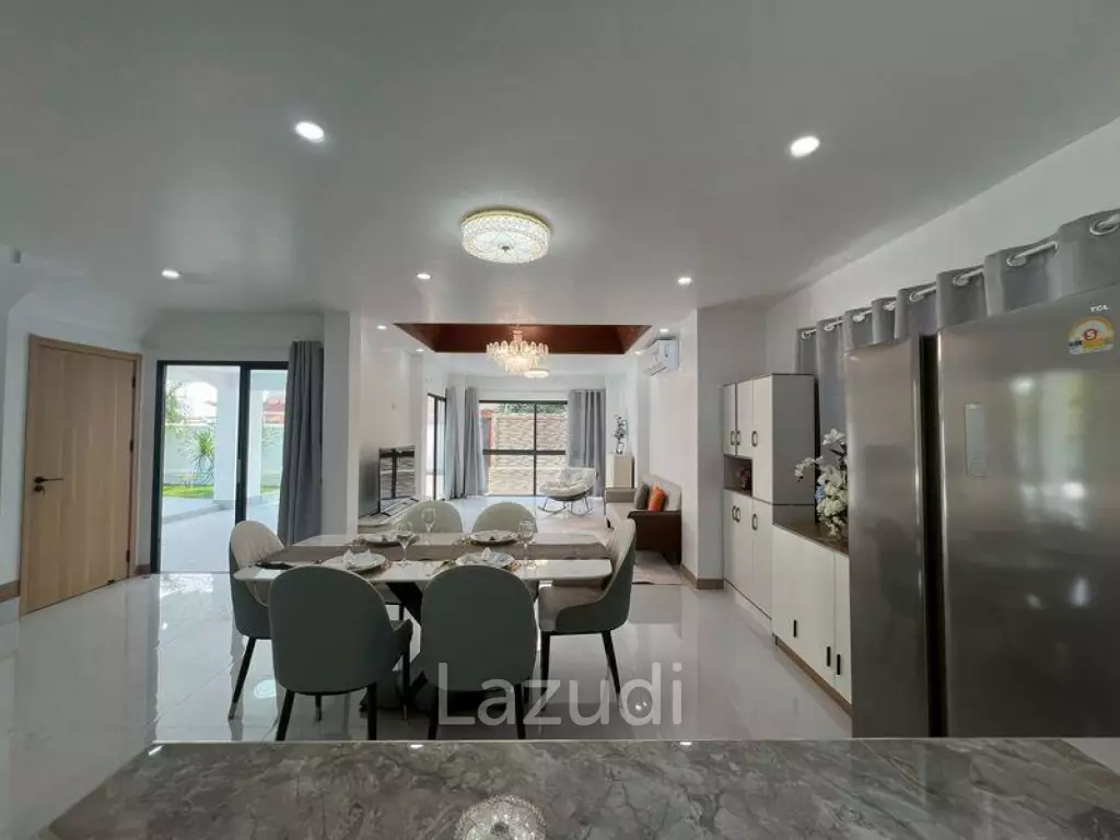 Newly Renovated 4-Bedroom Pool Villa At View Point