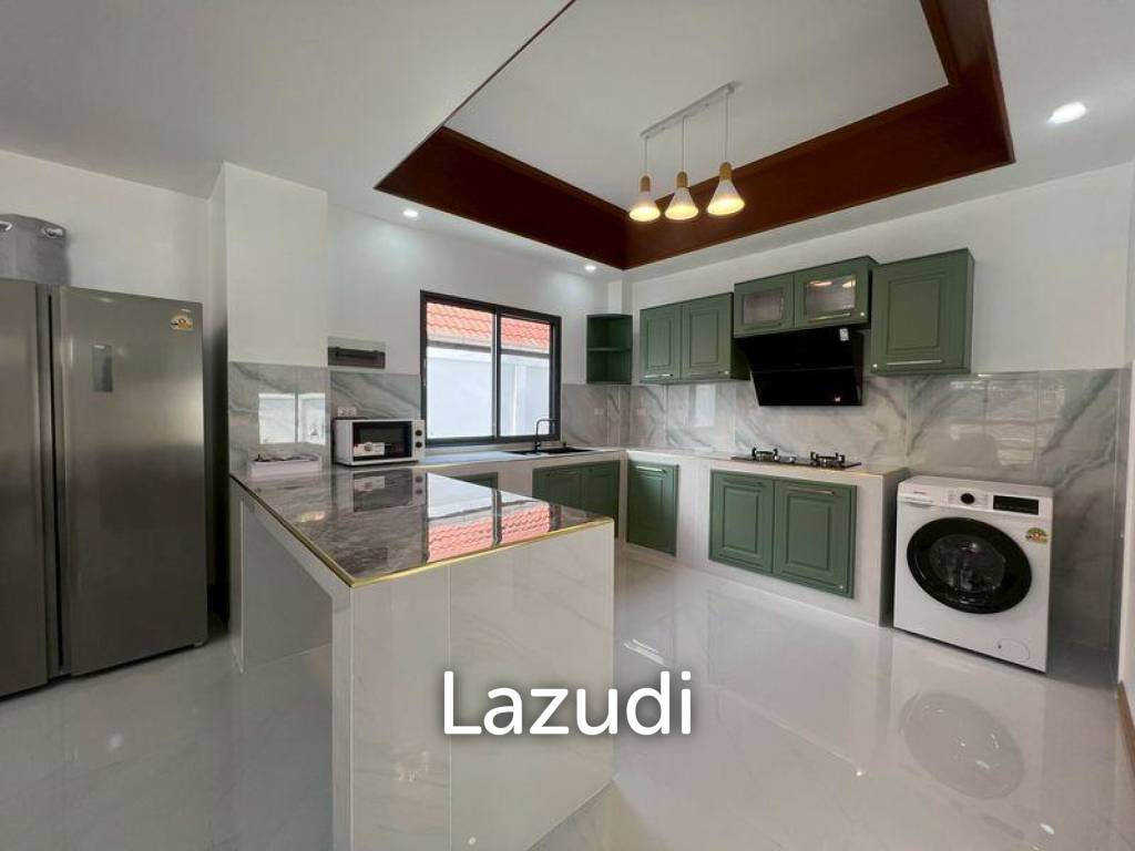 Newly Renovated 4-Bedroom Pool Villa At View Point