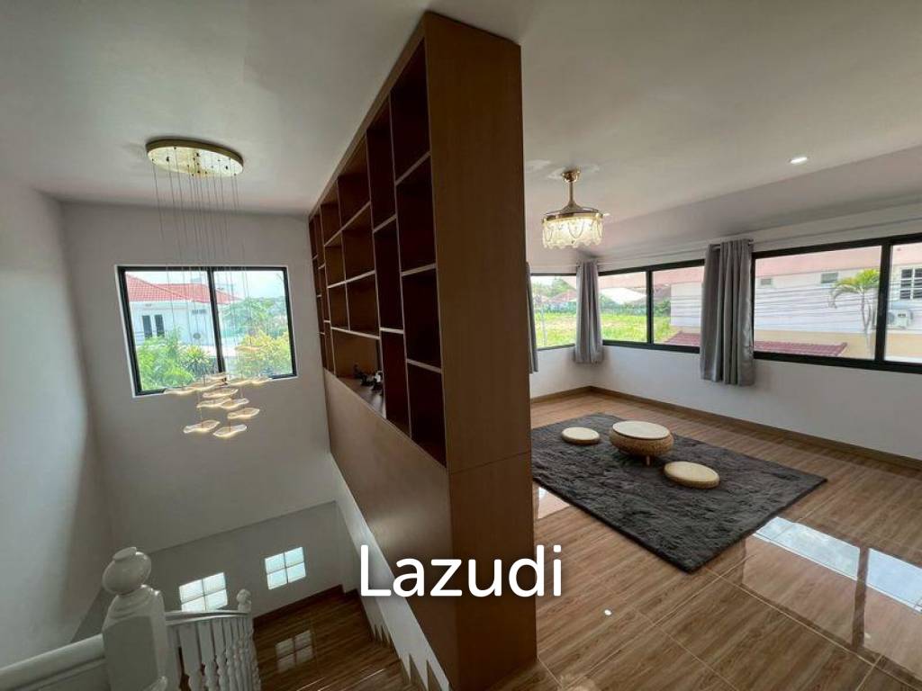 Newly Renovated 4-Bedroom Pool Villa At View Point