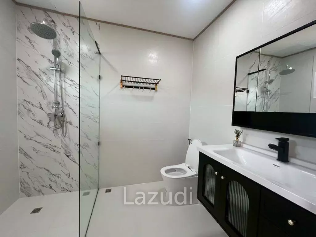 Newly Renovated 4-Bedroom Pool Villa At View Point