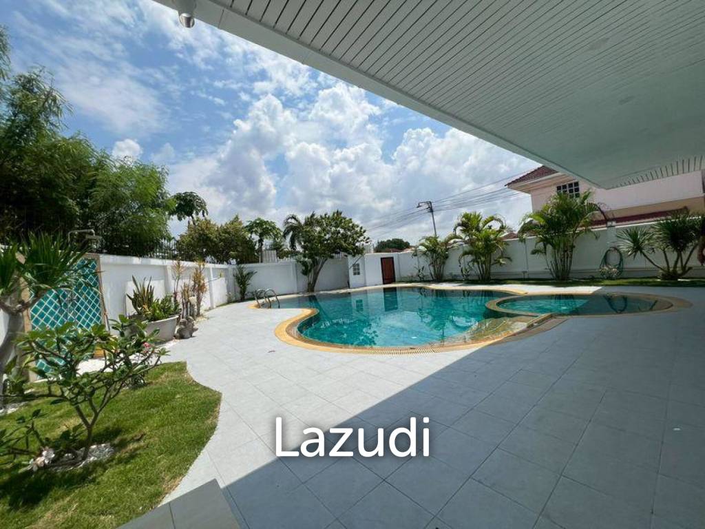 Newly Renovated 4-Bedroom Pool Villa At View Point