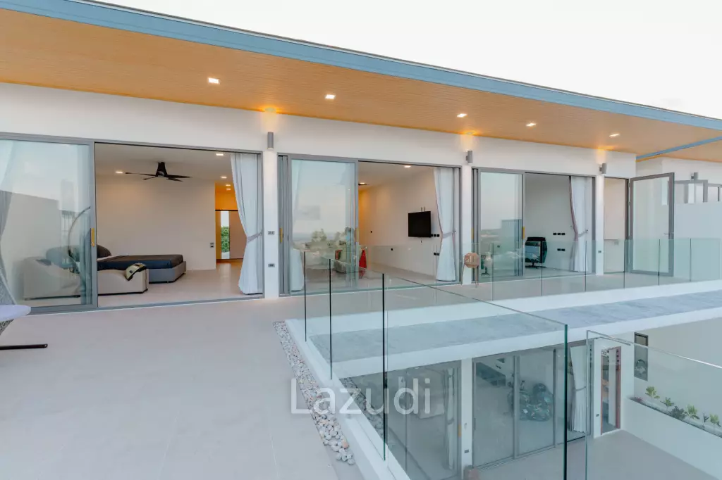 Modern 3-Bedroom Sea View Villa in Chaweng Hills