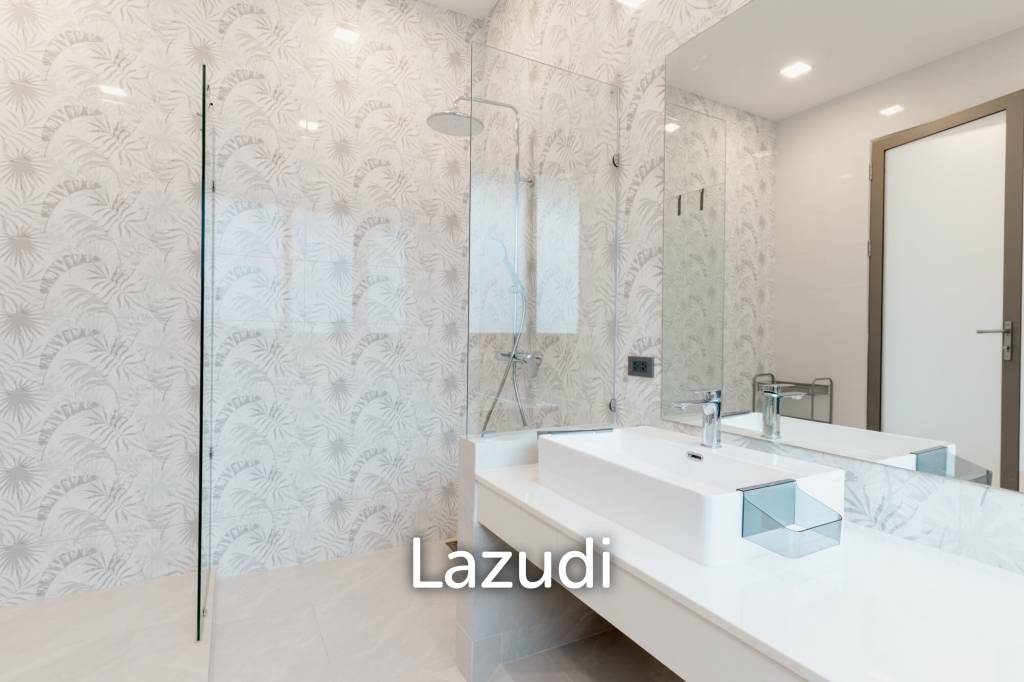 Modern 3-Bedroom Sea View Villa in Chaweng Hills
