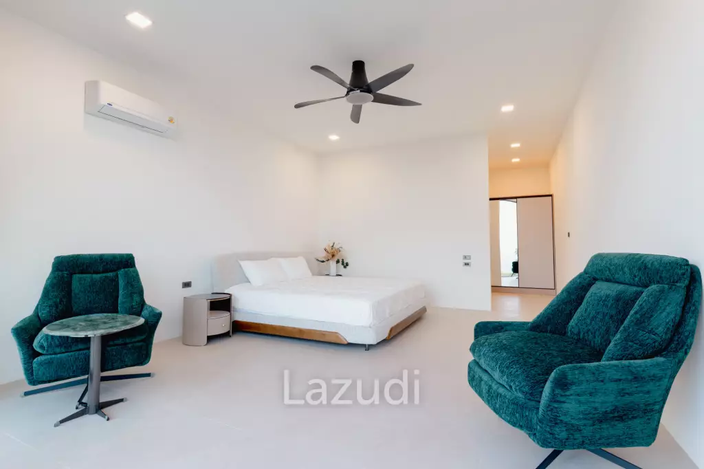 Modern 3-Bedroom Sea View Villa in Chaweng Hills