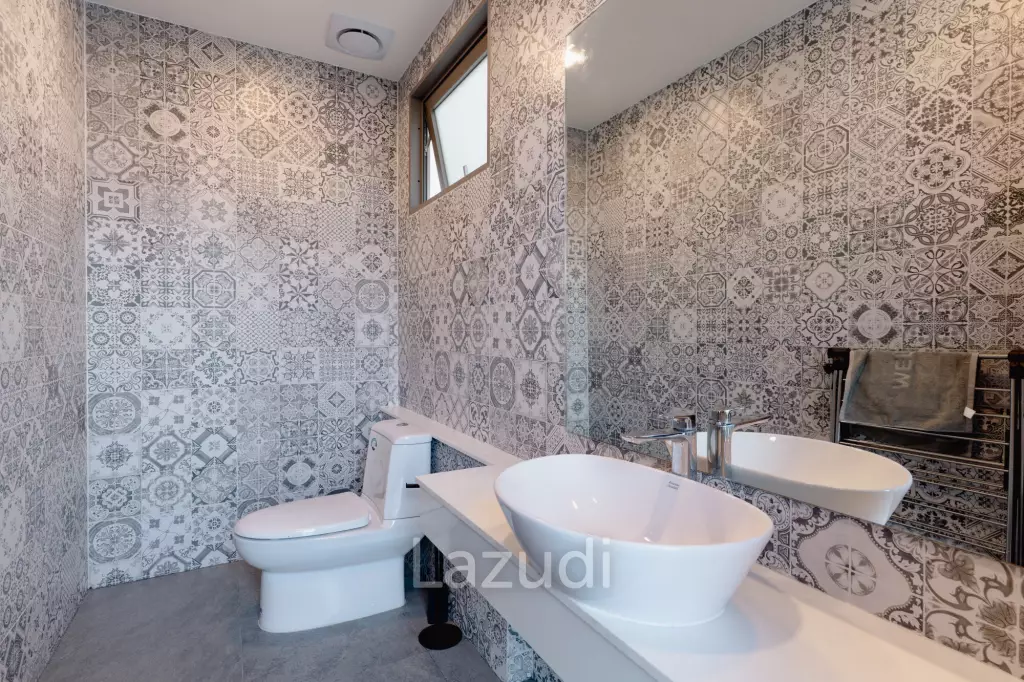 Modern 3-Bedroom Sea View Villa in Chaweng Hills
