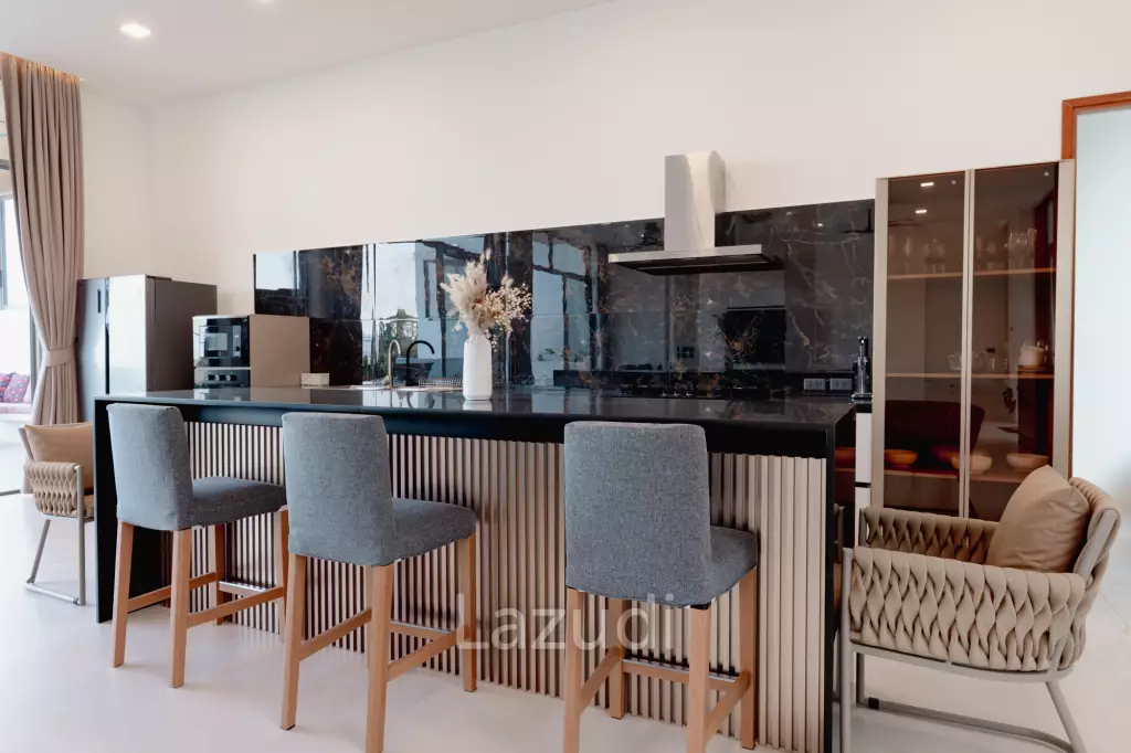 Modern 3-Bedroom Sea View Villa in Chaweng Hills