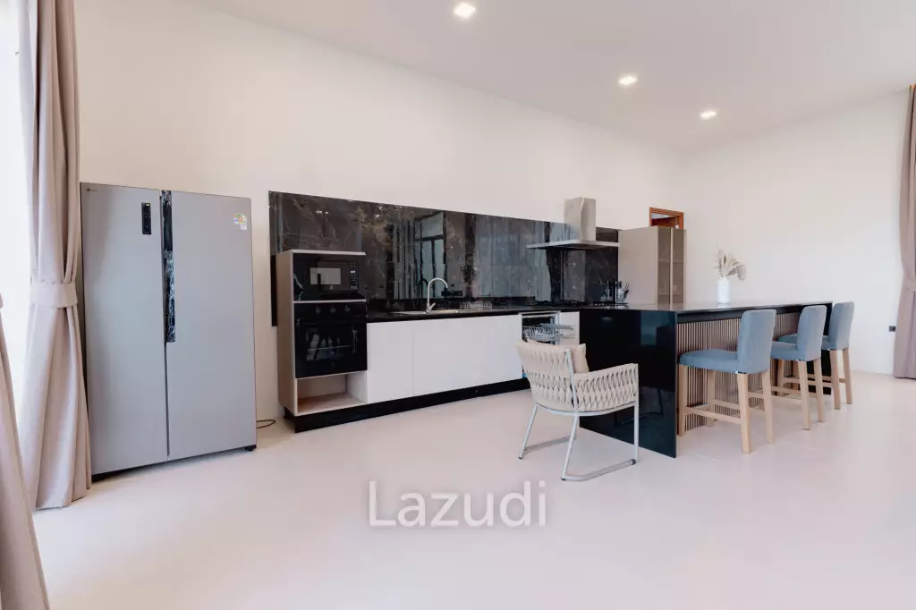 Modern 3-Bedroom Sea View Villa in Chaweng Hills