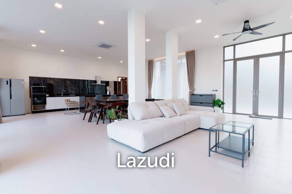Modern 3-Bedroom Sea View Villa in Chaweng Hills