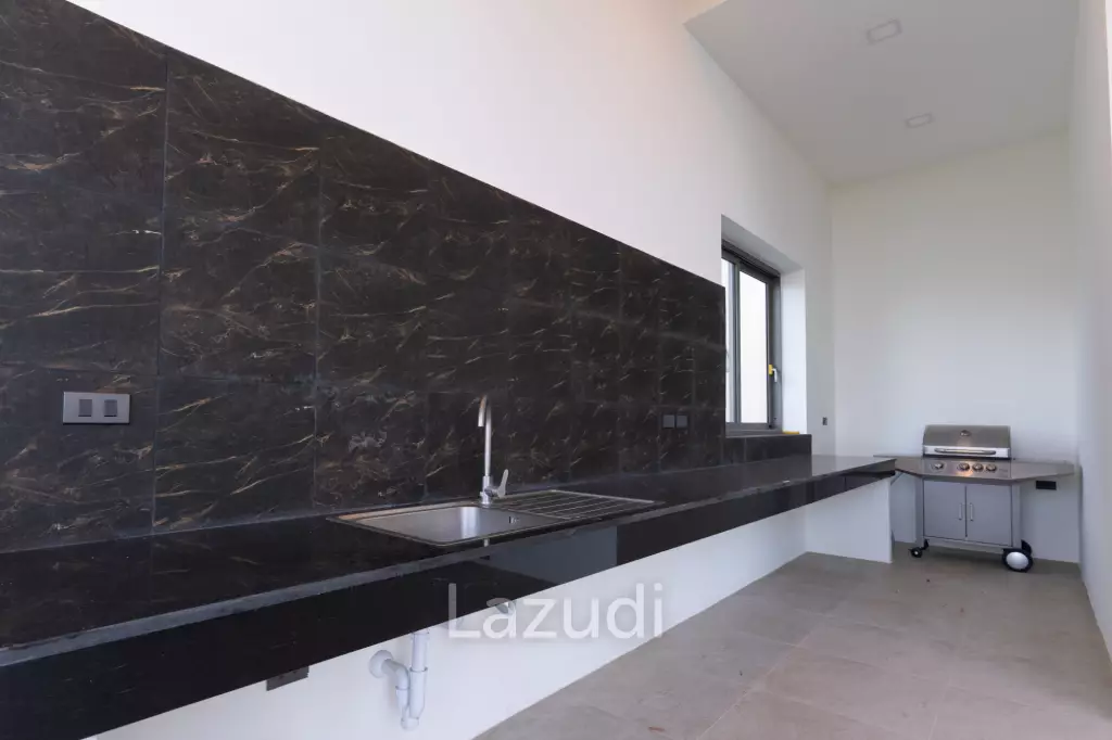 Modern 3-Bedroom Sea View Villa in Chaweng Hills