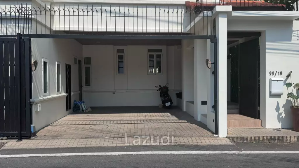 450 sqm 3-Storey Pool Villa in Khlong Tan Nuea, Wattana Bangkok