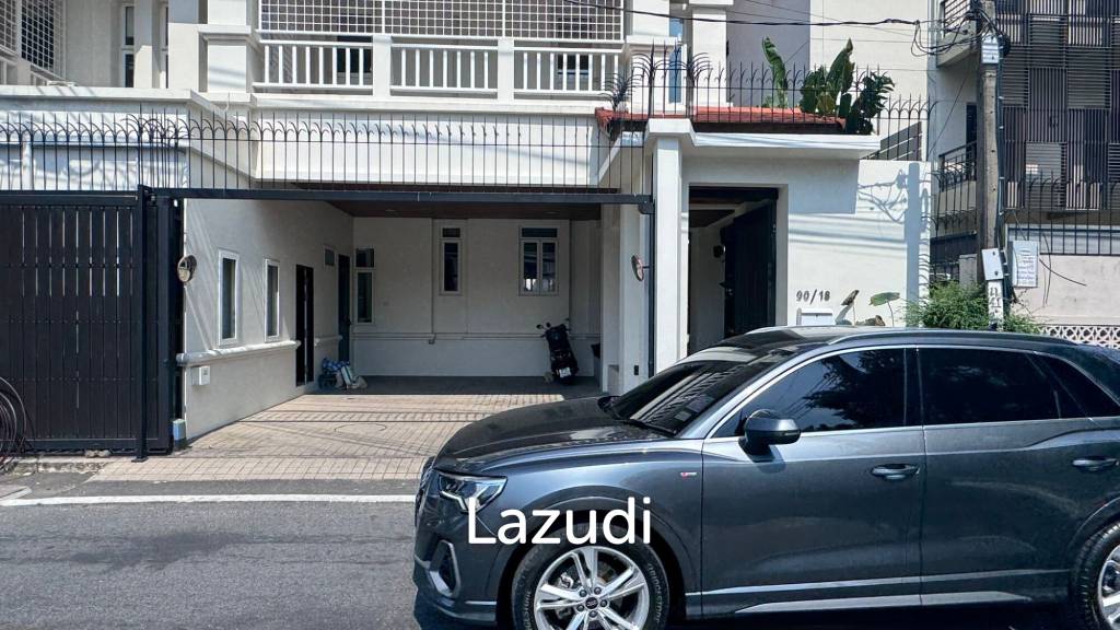 450 sqm 3-Storey Pool Villa in Khlong Tan Nuea, Wattana Bangkok