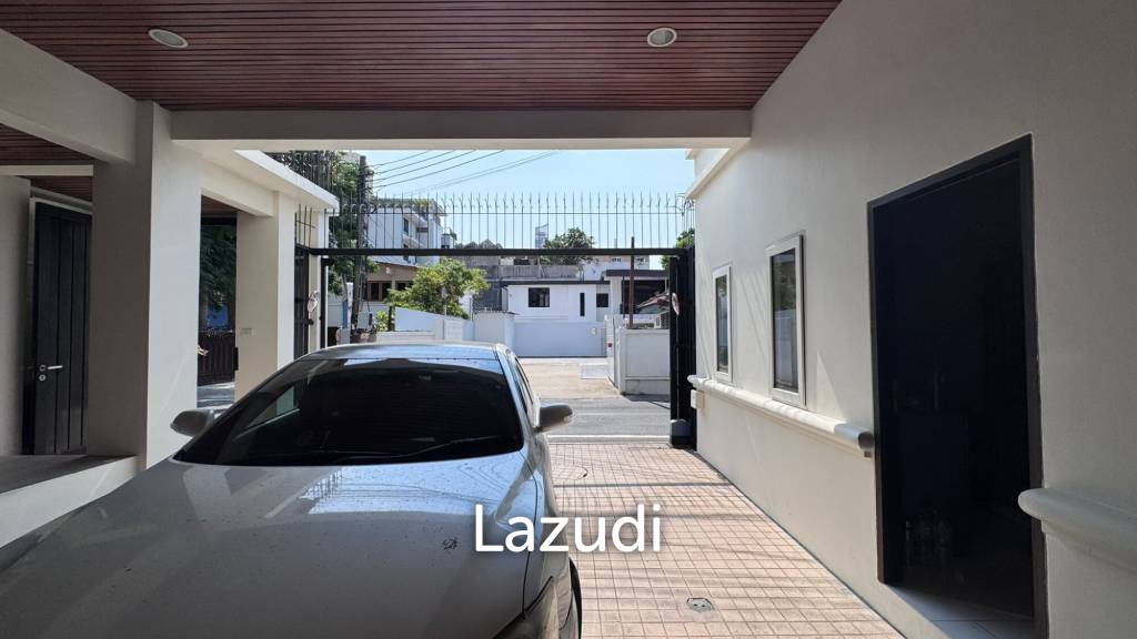 450 sqm 3-Storey Pool Villa in Khlong Tan Nuea, Wattana Bangkok