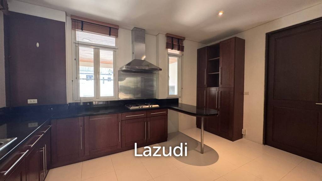 450 sqm 3-Storey Pool Villa in Khlong Tan Nuea, Wattana Bangkok