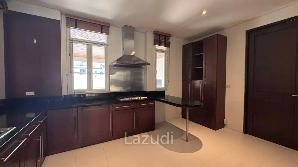 450 sqm 3-Storey Pool Villa in Khlong Tan Nuea, Wattana Bangkok