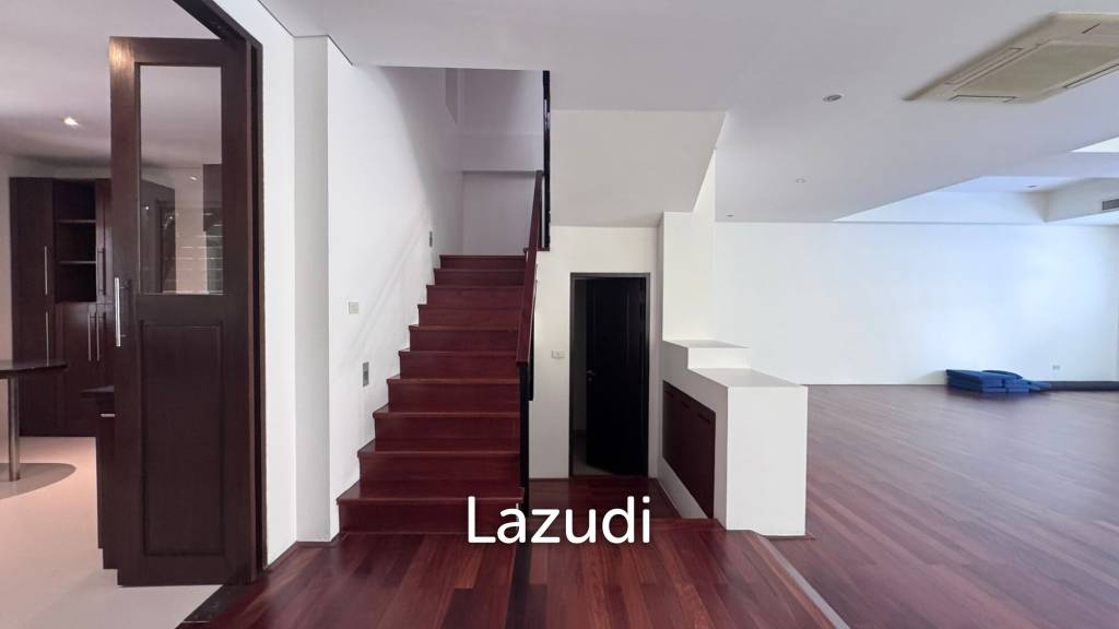 450 sqm 3-Storey Pool Villa in Khlong Tan Nuea, Wattana Bangkok