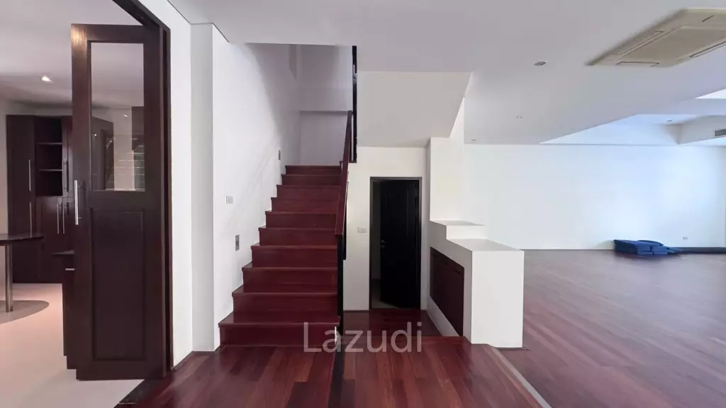 450 sqm 3-Storey Pool Villa in Khlong Tan Nuea, Wattana Bangkok