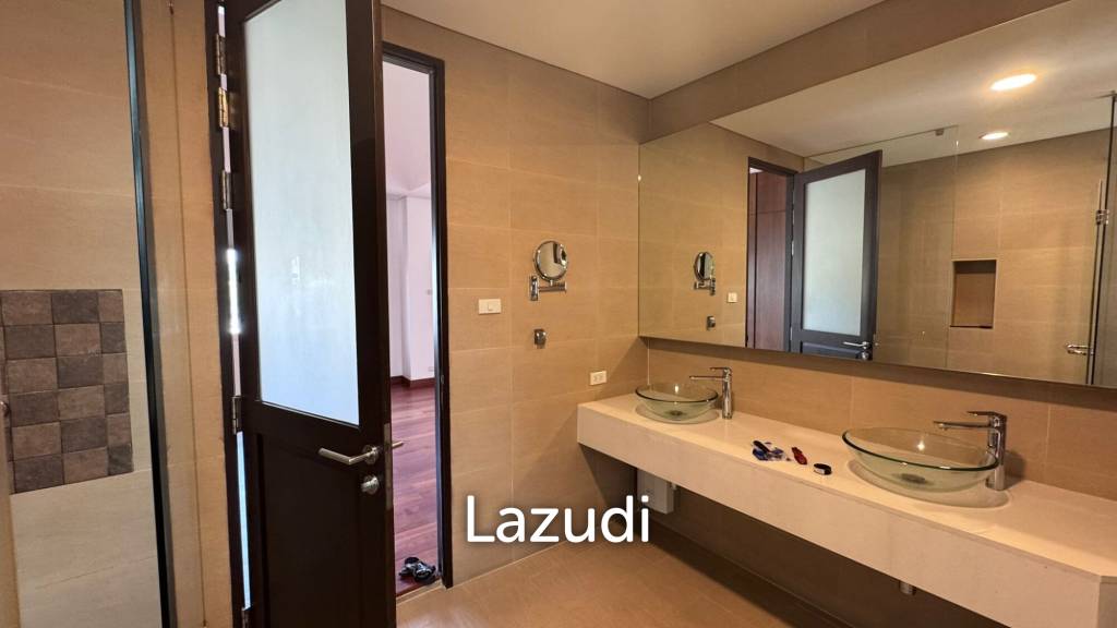 450 sqm 3-Storey Pool Villa in Khlong Tan Nuea, Wattana Bangkok