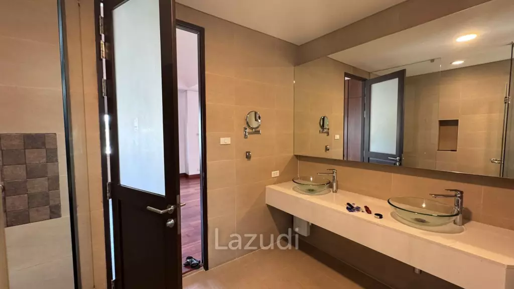 450 sqm 3-Storey Pool Villa in Khlong Tan Nuea, Wattana Bangkok
