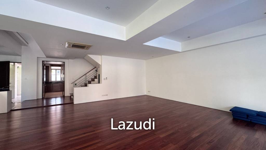 450 sqm 3-Storey Pool Villa in Khlong Tan Nuea, Wattana Bangkok