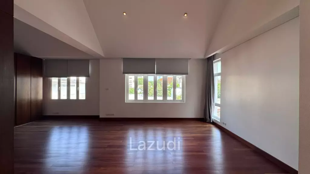450 sqm 3-Storey Pool Villa in Khlong Tan Nuea, Wattana Bangkok