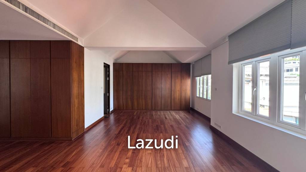 450 sqm 3-Storey Pool Villa in Khlong Tan Nuea, Wattana Bangkok