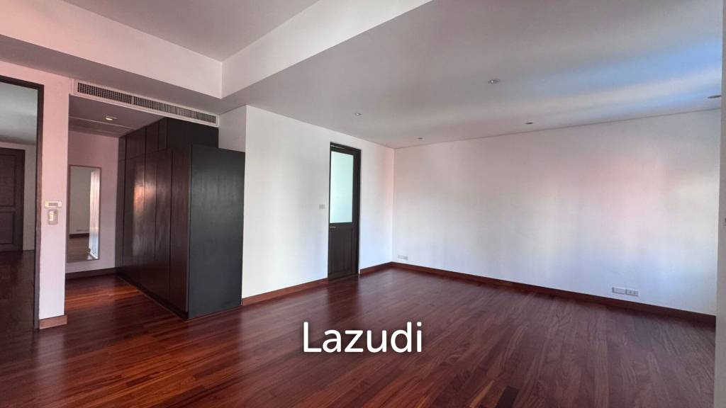 450 sqm 3-Storey Pool Villa in Khlong Tan Nuea, Wattana Bangkok