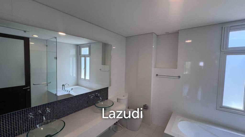 450 sqm 3-Storey Pool Villa in Khlong Tan Nuea, Wattana Bangkok