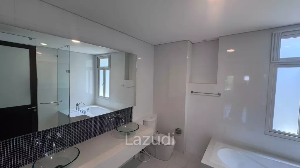 450 sqm 3-Storey Pool Villa in Khlong Tan Nuea, Wattana Bangkok