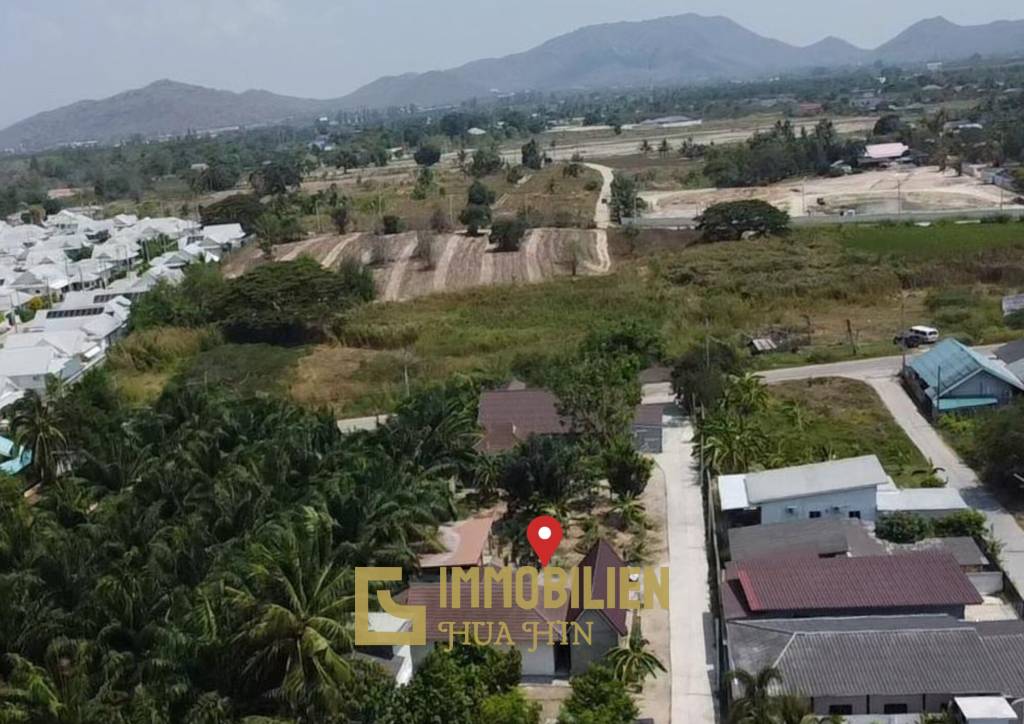 Detached Home on 1260 sqm Land in Hin Lek Fai