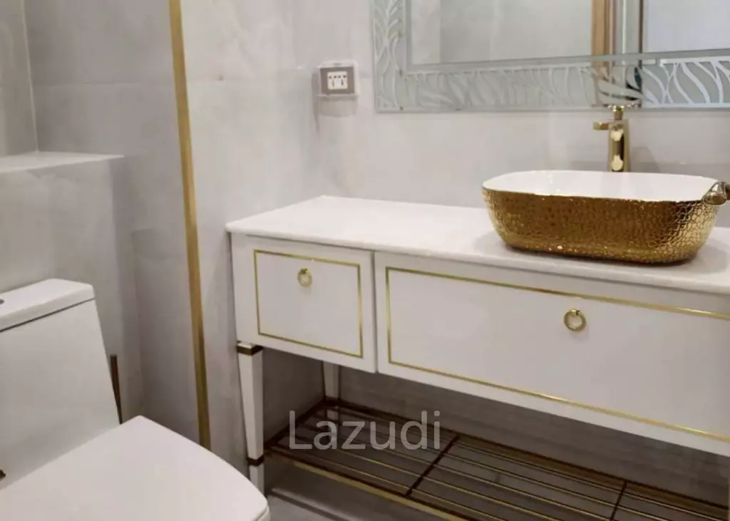 Luxury High Floor Living at Copacabana Beach Jomtien