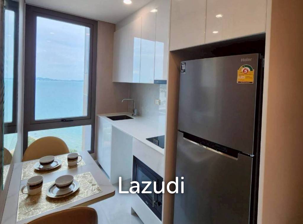 Luxury High Floor Living at Copacabana Beach Jomtien