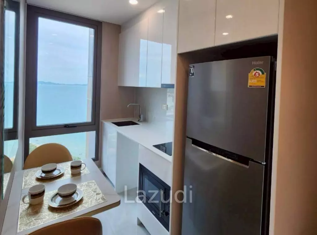 Luxury High Floor Living at Copacabana Beach Jomtien