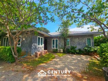 CHUKAMOL RESORT : Cozy 2 Bed villa near the beach